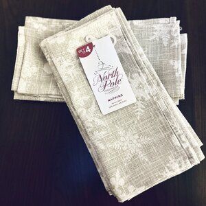Christmas Holiday shimmer Dinner Napkins, 8 (two 4 packs)